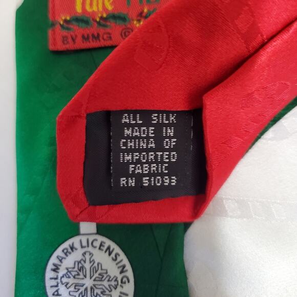Hallmark Yule Tie Greetings Santa Golfing at North Pole 100% Silk - Picture 10 of 10